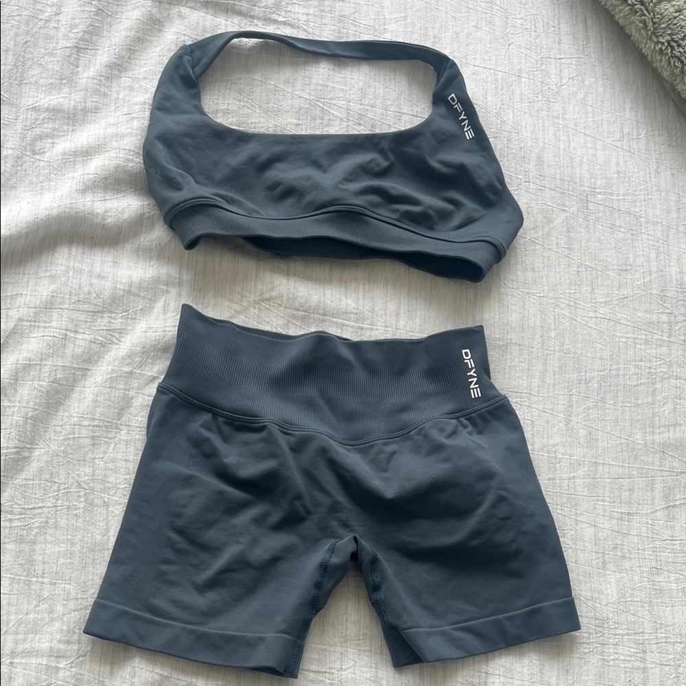 DFYNE Impact Sports Bra and Shorts Set - Slate Grey